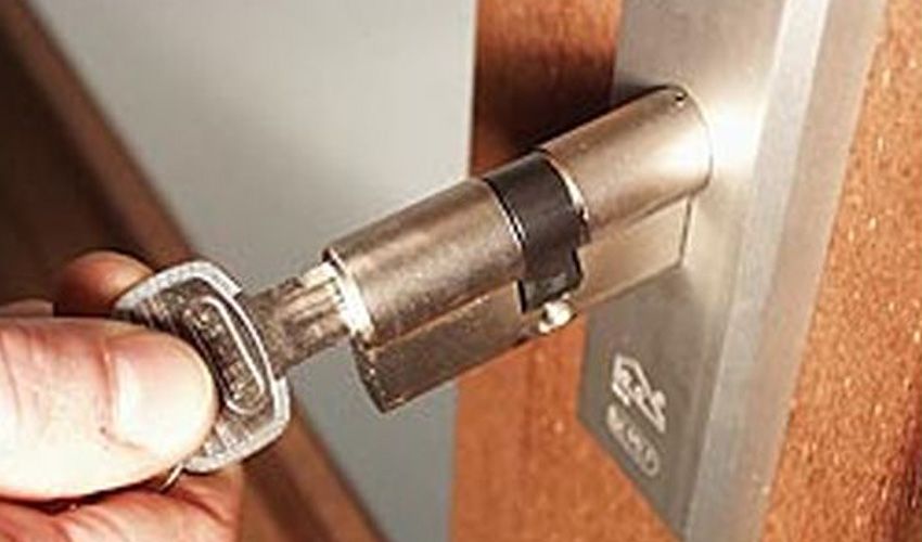 Vervanging van een slot bij een woning te Erp Vervanging van een slot bij een woning te Erp
